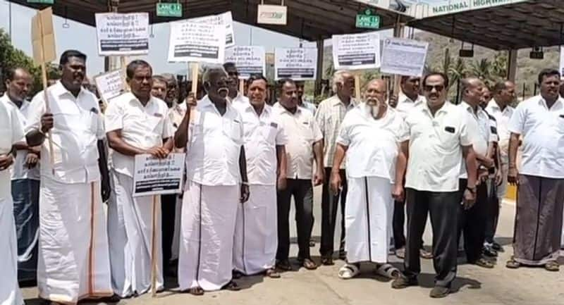 lorry owners association protest against toll fee hike at trichy