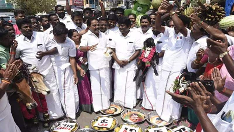 Vijayabaskar gave a pleasant surprise to Edappadi Palanisamy