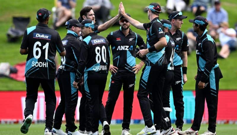 New Zealand clinch T20 series against Sri Lanka after another nailbiter saa