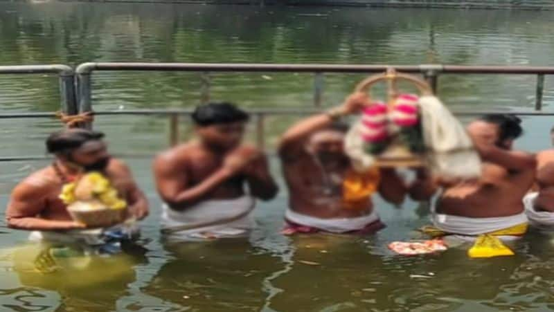 chennai dharmalingeswarar temple festivel..5 priest death drowned