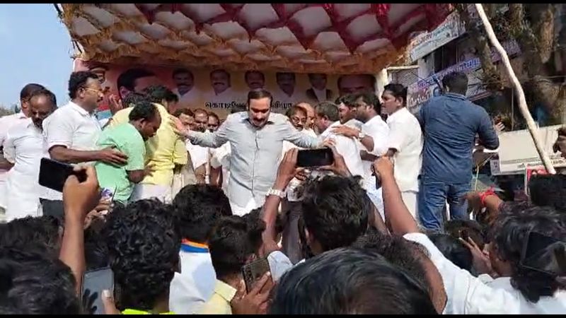 collapse of the stage of the function attended by pmk leader Anbumani in salem