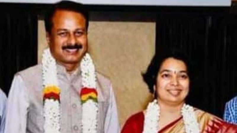 Congress leader R Dhruvanarayan Wife Veena Passed Away gvd