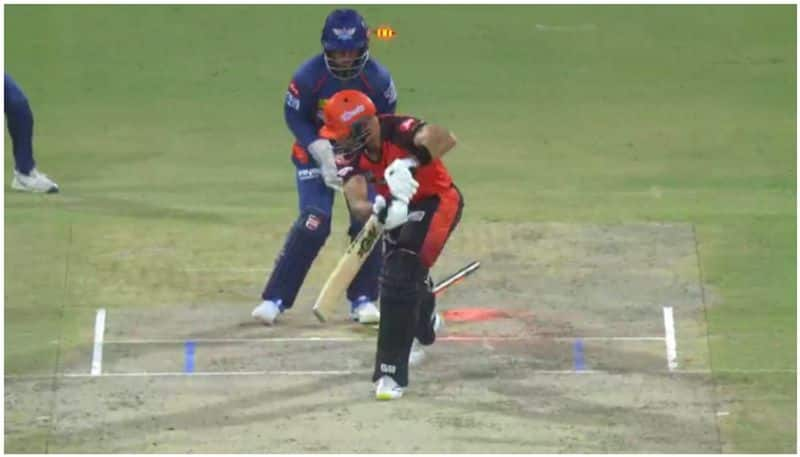 watch video aiden markram bowled by krunal padya in his debut captaincy in ipl saa