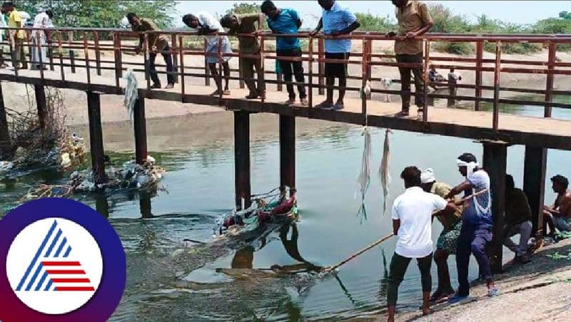 Civilian laborer who slipped in tungabadhra left canal water is missing rav