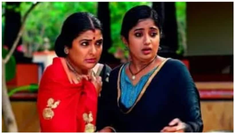 Padamati Sandhyaragam: అందరి ముందు రామలక్ష్మికి ఘోర అవమానం.. ఆధ్యని బ్లాక్ మెయిల్ చేస్తున్న శీను!