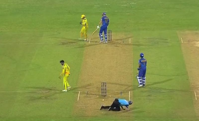 Ravindra Jadeja fiery catch leaves Wankhede Stadium silent video btb