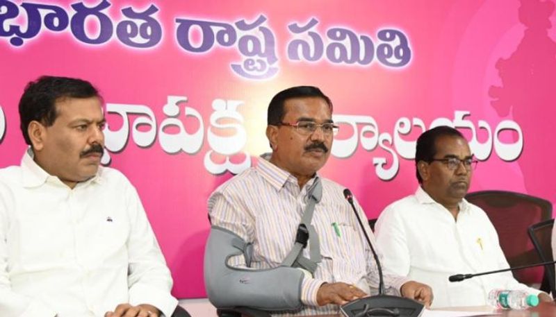 Congress let down Palamuru Rangareddy project.. : Telangana Minister Niranjan Reddy