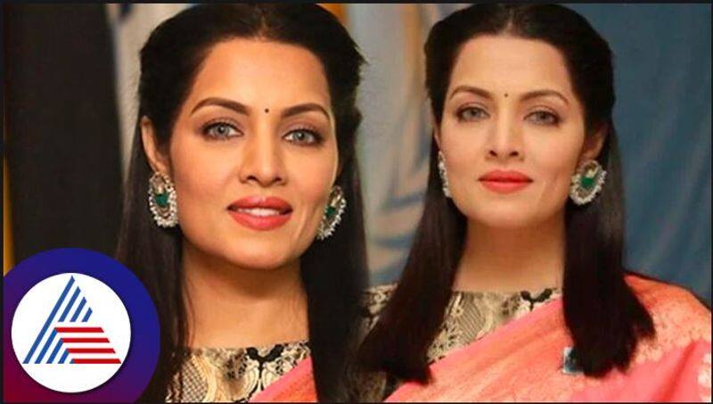 Actress Celina Jaitly slept with Feroz Khan and Fardeen Khan says reviewer Umair Sandhu vcs 