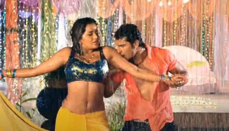 Monalisa SEXY video: Bhojpuri actress, Khesari Lal Yadav's BOLD song 'Khali Batiya Se Pet' is a must WATCH RBA