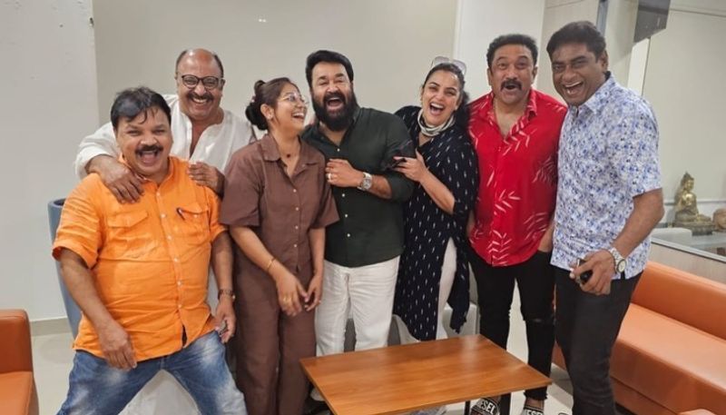 Rachana Narayanankutty birthday celebration pic mohanlal siddique shwetha menon nsn