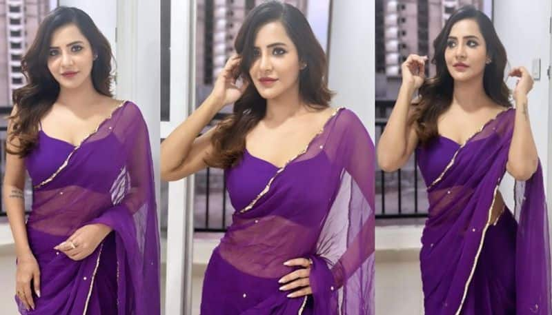 Actress Ashu Reddy Beautiful looks in Saree NSK