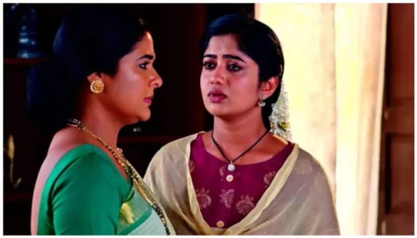 Padamati Sandhyaragam: అసలు కారణం చెప్పి షాకిచ్చిన ఆధ్య.. భర్త ప్రవర్తనకి కన్నీళ్లు పెట్టిన జానకి!