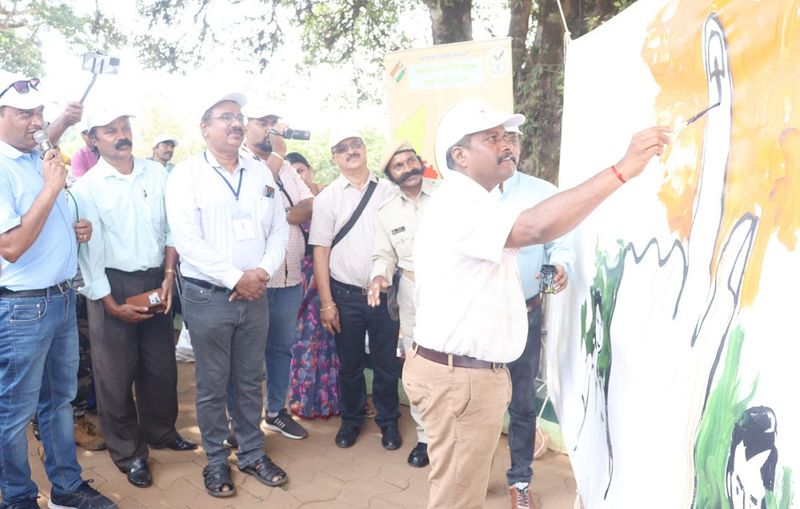 Students and Adults Created a Picture and Created Voting Awareness In Kodagu gvd