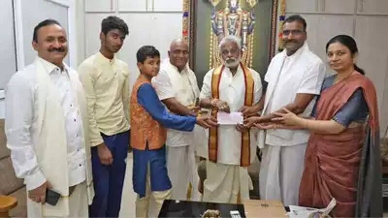 Hyderabad devotee donates Rs 1 crore to Tirupati Trust; Tirumala Tirupati Devasthanams RMA