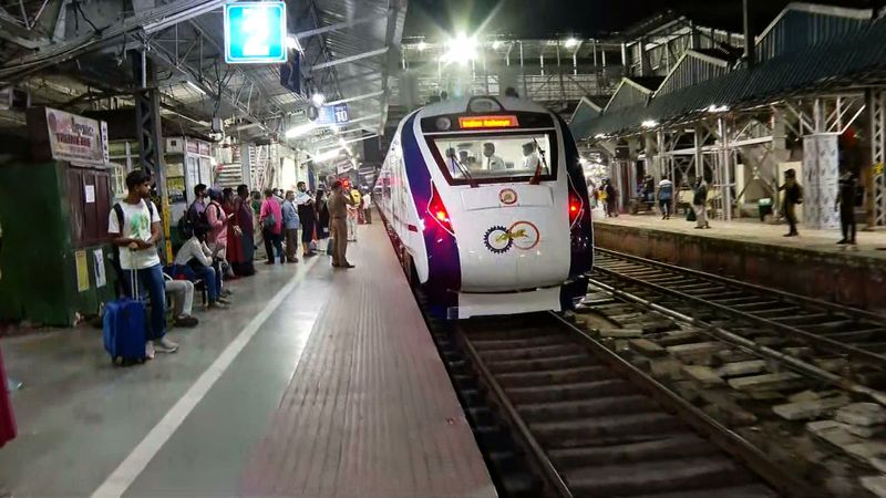 Kerala: Vande Bharat begins trial run from Thiruvananthapuram to Kannur anr