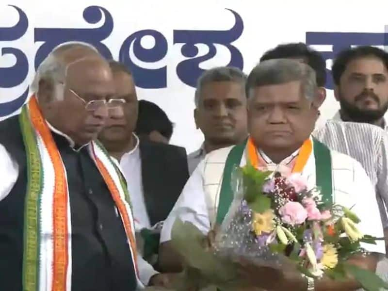 congress given big task to attract lingayat vote bank to jagadish shettar ash