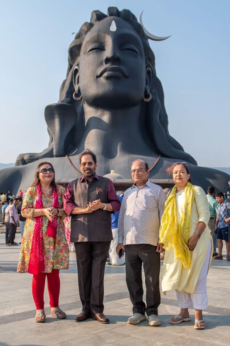 mukhtar abbas naqvi visits isha yoga in coimbatore and shares his experience