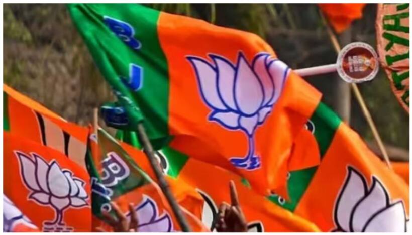 Karnataka Elections: ఊపందకున్న 'కర్నాటక' ప్రచారం.. స్టార్ క్యాంపైనర్స్ జాబితాలో తెలంగాణ బీజేపీ నేత..