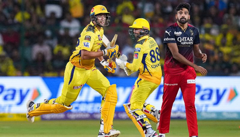 IPL 2023:  RCB vs CSK Shivam Dube and Dewon Conway  Smashes Fifties Bangalore Needs  227 To Win  MSV 