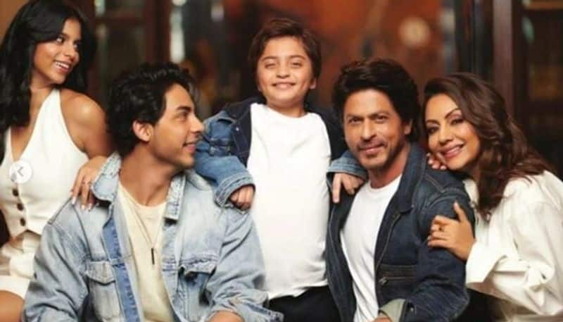 Shah Rukh Khan Family Album: Pathaan's star poses with Gauri, AbRam, Suhana and Aryan Khan in unseen photos RBA