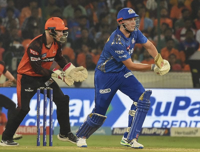 mumbai indians won over sunrisers hyderabad and neat to playoff saa