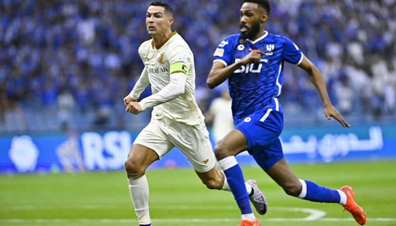 football watch cristiano ronaldo shocks with obscene gesture to al-hilal fans lionel messi chants after win over al-nassr snt