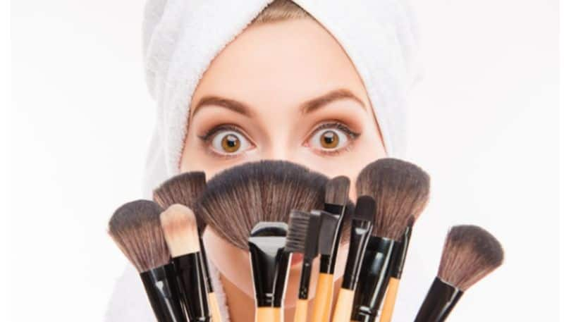 Your makeup brushes are dirtier than a toilet seat azn 