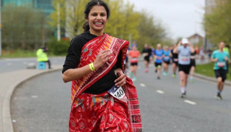 Woman From Odisha Runs 42.5 km In UK Marathon Wearing A Saree azn