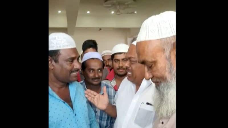 Congress candidate of Srinivasapura Rameshkumar cried, when he visited the mosque of Addagal village