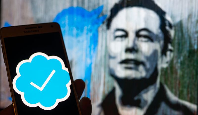 Twitter now requires users to sign in to view tweets, Elon Musk says a temporary emergency measure