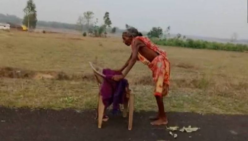 old woman walk barefoot to collect pension rlp