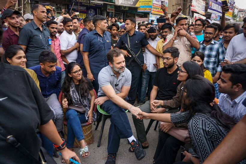 Rahul Gandhi to hand over official bungalow on Saturday 