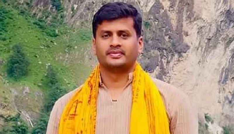 Siddalinga Swamiji appoints Manoj Kumar as successor of Siddaganga Mutt At Tumakuru gvd