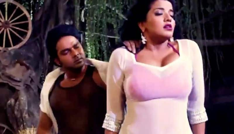 Monalisa SEXY video Bhojpuri actress Pawan Singh BOLD song Kaise Thamai set the internet on fire watch RBA