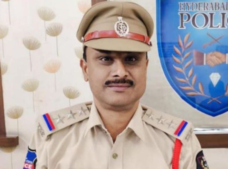 Hyderabad CP CV Anand suspended Narayanaguda CI  Srinivas Reddy AKP 