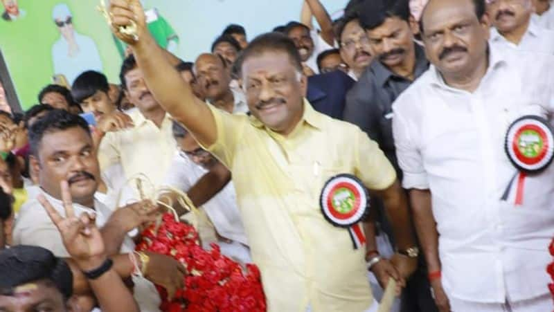 aiadmk is still continued alliance bjp says ops team member om sakthi sekar in puducherry vel