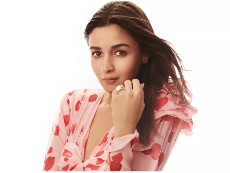 Alia Bhatt reacts to nepotism debate sgk