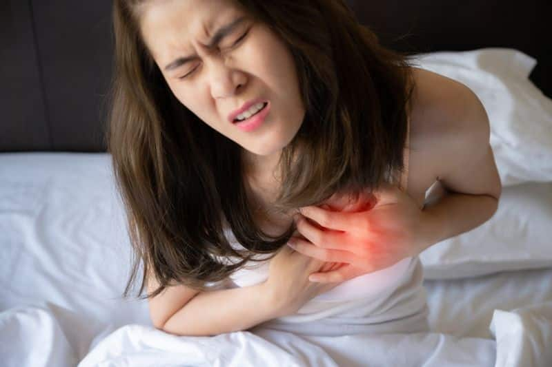 Having stomach pain, minor gas? Don't take it casually as it can lead to heart attack, know treatment ADC