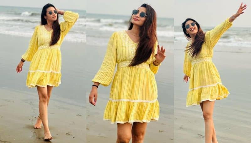 actress Bhanu Shree Stunning poses in mini dress NSK