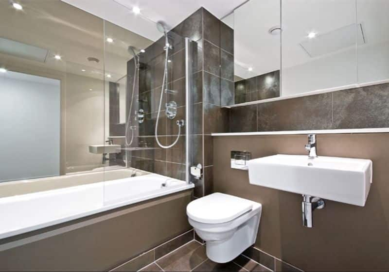 vastu tips for bathroom remove these things from the bathroom before new year otherwise there will be shortage of money suh