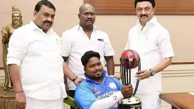 ramanathapuram police case filed against Fake Wheel Chair Indian Cricket Team Captain vinoth babu