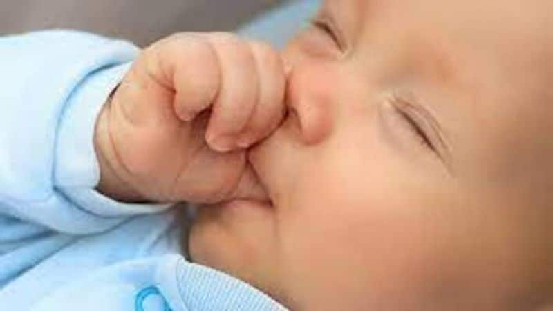 Reasons Behind in Finger Sucking and Ways to Stop Thumb Sucking in Tamil 