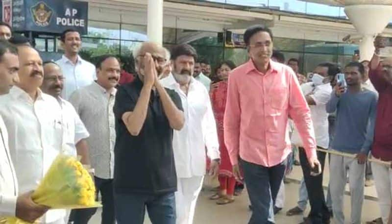 Super star  Rajinikanth  Reaches  To  Gannavaram  lns 