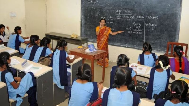 Despite massive campaigns, Kerala public schools witness dip in enrolment anr