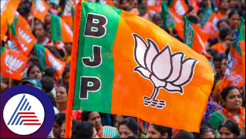 AP BJP unit Divide on future Alliances Creates confusion in cadre ksm