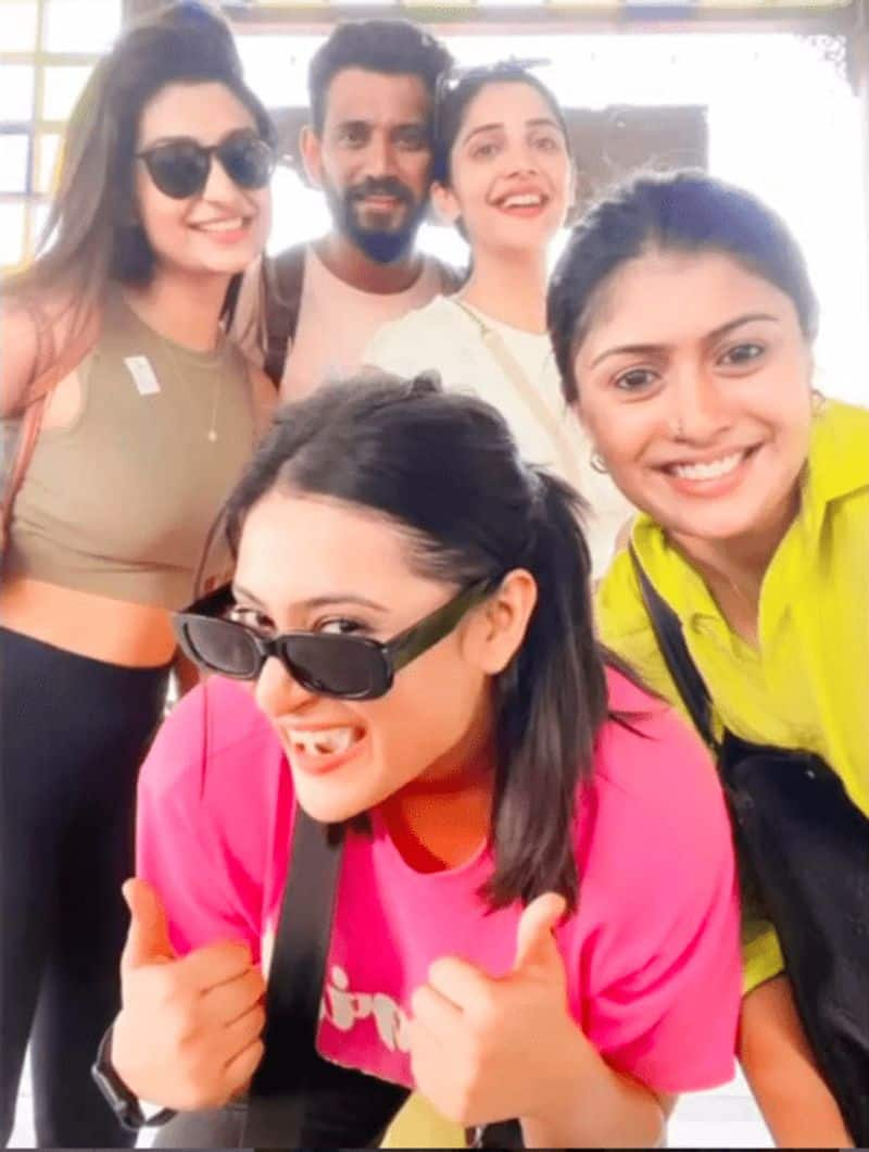 milana nagaraj and darling krishna in Thailand with Amrutha Iyengar and Sushmita sgk