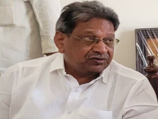 cbi court grants escort bail for ys bhaskar reddy in viveka murder case ksp