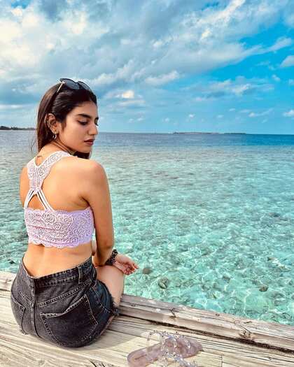 మాల్దీవ్స్ లో ప్రియా వారియర్