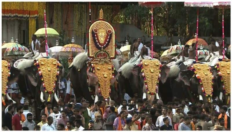 Thrissur Pooram witnesses magnificent 'Kudamattam'; Fireworks on Monday at 3 am anr