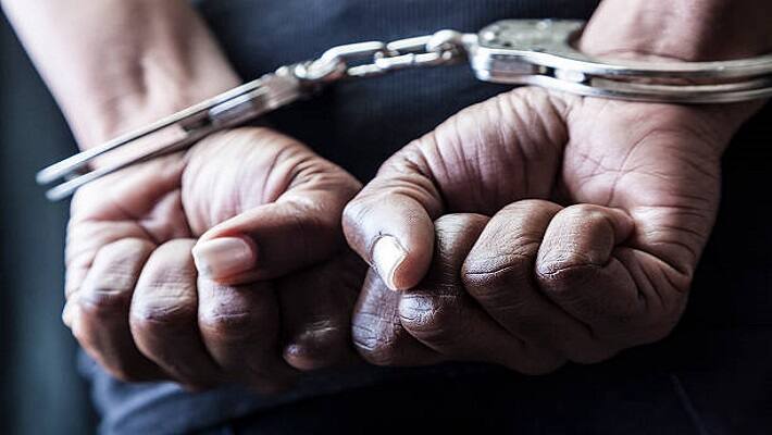 Gopalganj crime news  two robbers arrested by sit from up border zrua 